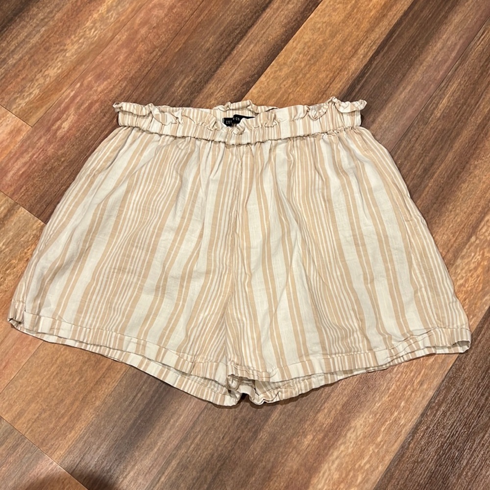 Cotton On 100% Cotton White/Beige Shorts (Size 6)